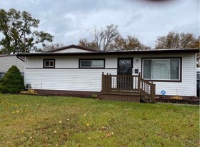 3716 Lynn St in Flint, MI - Building Photo