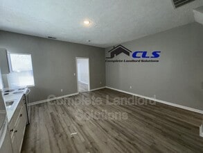 702 S 8th St in Terre Haute, IN - Building Photo - Building Photo