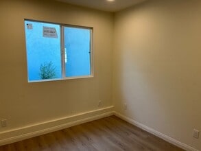8054 Cedros Ave in Panorama City, CA - Building Photo - Building Photo