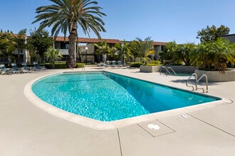 Park Pacific in Fountain Valley, CA - Building Photo - Building Photo