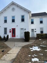 95 Pennsylvania Ave in East Lyme, CT - Building Photo