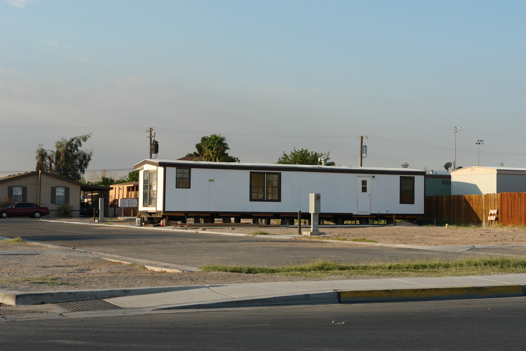 2001 Tonopah Ave in North Las Vegas, NV - Building Photo