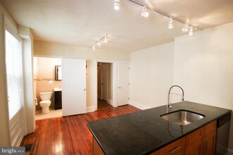 404 S 22nd St in Philadelphia, PA - Foto de edificio - Building Photo