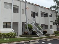 6077 Bahia Del Mar Blvd S in St. Petersburg, FL - Foto de edificio - Building Photo