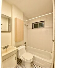 132 1/2 Oxford St, Unit 1A in Cambridge, MA - Foto de edificio - Building Photo