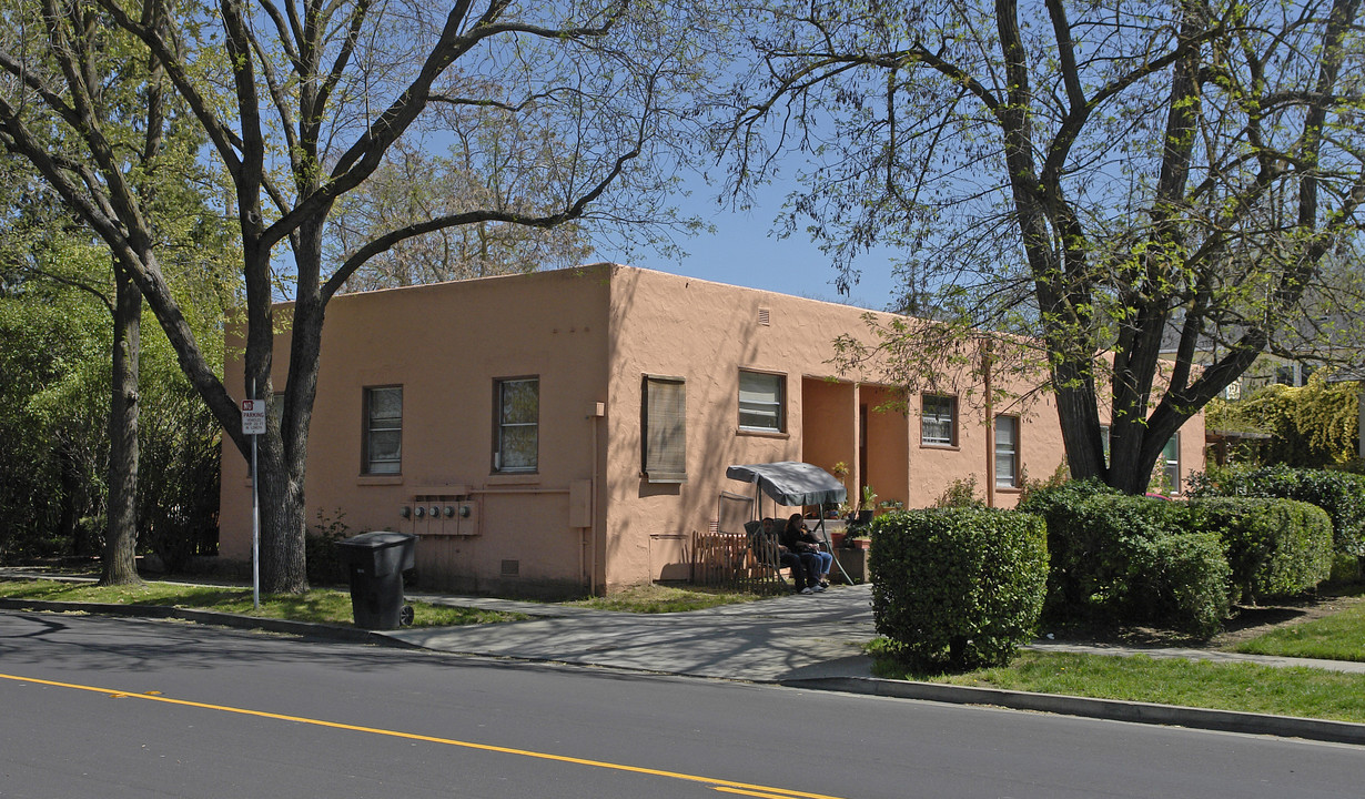 4622 1st St in Pleasanton, CA - Building Photo