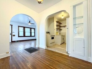 1018 N Maple St in Hutchinson, KS - Building Photo - Building Photo