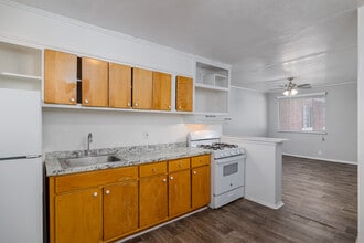 Station Square Apartments in Atlanta, GA - Building Photo - Interior Photo
