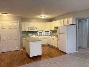 8191 E River Rd in Fridley, MN - Building Photo - Building Photo