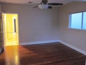 2920 Catalina St in Miami, FL - Building Photo - Building Photo