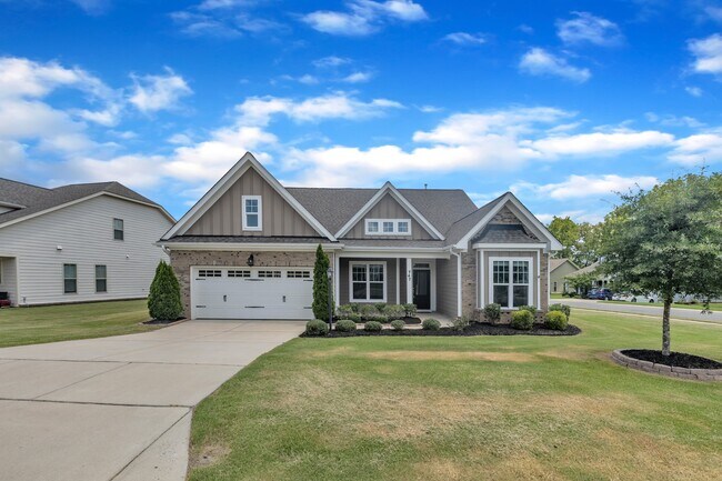 747 Catherine Lake Ct in Fuquay Varina, NC - Building Photo - Building Photo