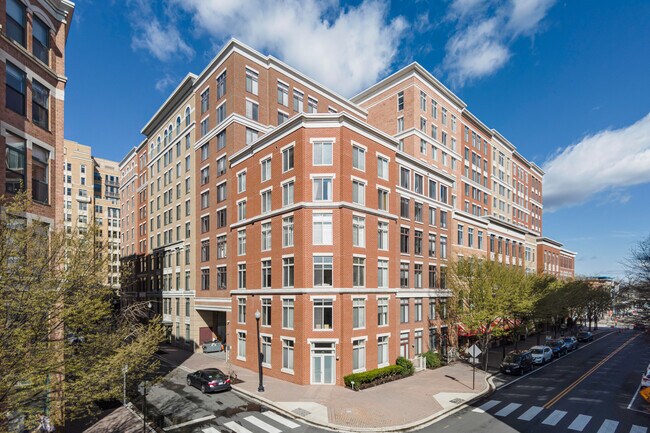 Station Square at Clarendon in Arlington, VA - Building Photo - Building Photo