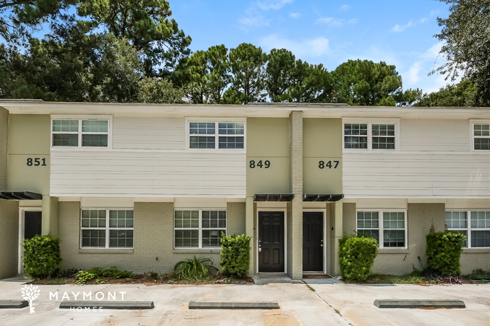 849 Von Kolnitz Rd in Mount Pleasant, SC - Foto de edificio