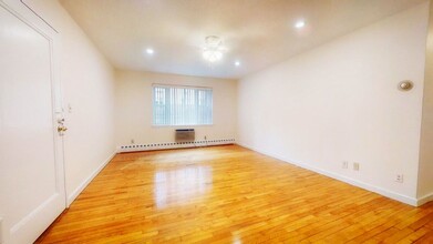 63 Parkman St, Unit 3B in Brookline, MA - Building Photo - Building Photo