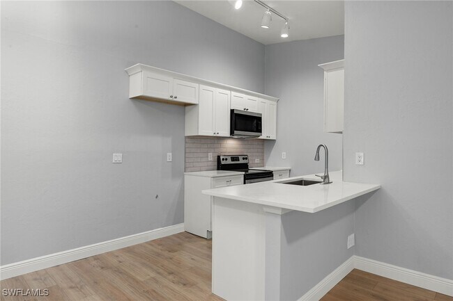 property at 1518 SW Courtyards Ln