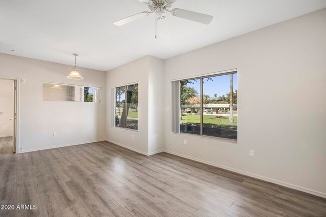 4644 N 22nd St in Phoenix, AZ - Foto de edificio - Building Photo