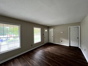 109 Deerfield Dr in Spring Lake, NC - Building Photo - Building Photo
