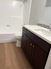 Arcadia Pines in Vista, CA - Building Photo - Building Photo