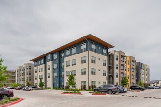 The Jordan at Mueller in Austin, TX - Foto de edificio - Building Photo