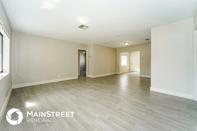 6700 Douglas St in Hollywood, FL - Building Photo - Building Photo