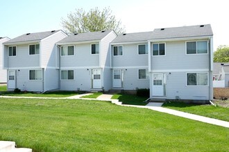 Town Park Townhomes in Sioux Falls, SD - Foto de edificio - Building Photo