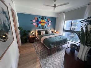 556 NE 57th St, Unit B2 in Miami, FL - Building Photo - Building Photo