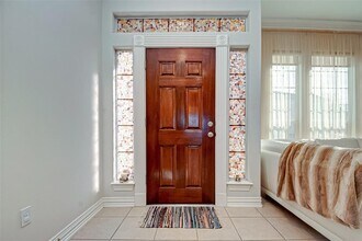 1918 Gentryside Dr in Houston, TX - Foto de edificio - Building Photo