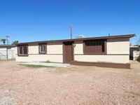 2302 E Lynne Ln in Phoenix, AZ - Building Photo - Building Photo