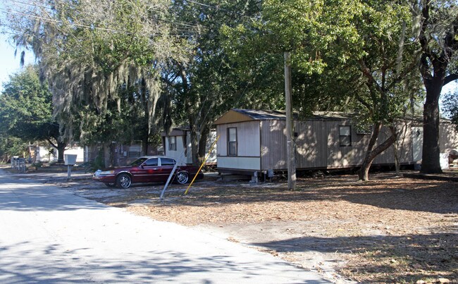 407-412 Senate St in Auburndale, FL - Building Photo - Other