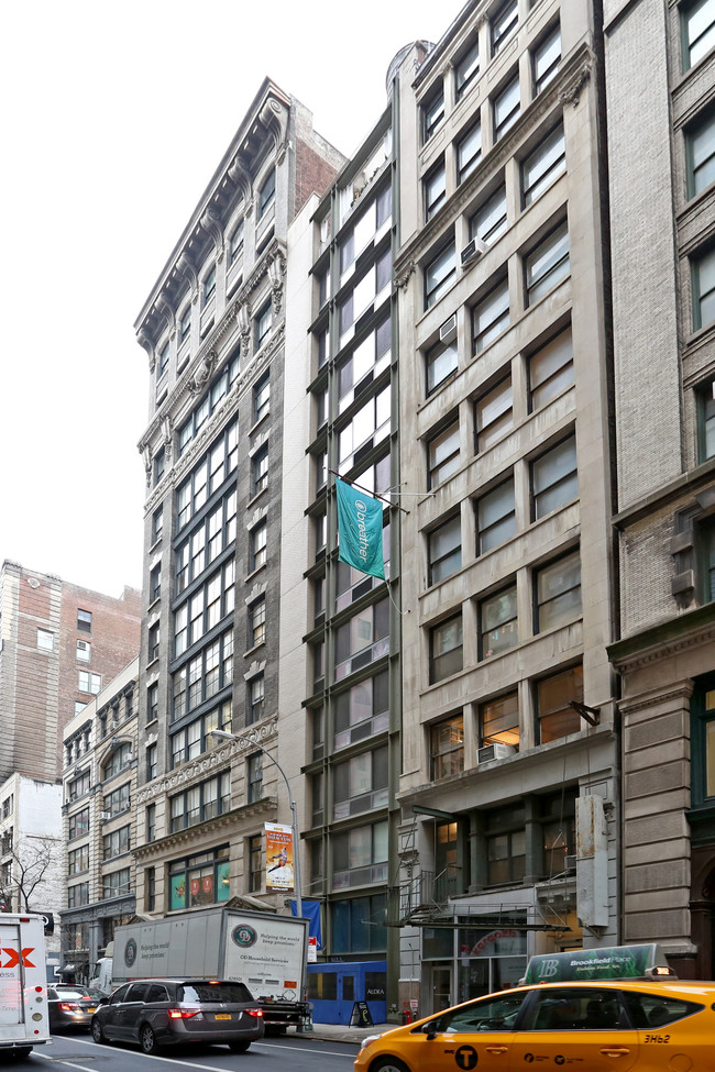 31 W 17th St in New York, NY - Foto de edificio - Building Photo