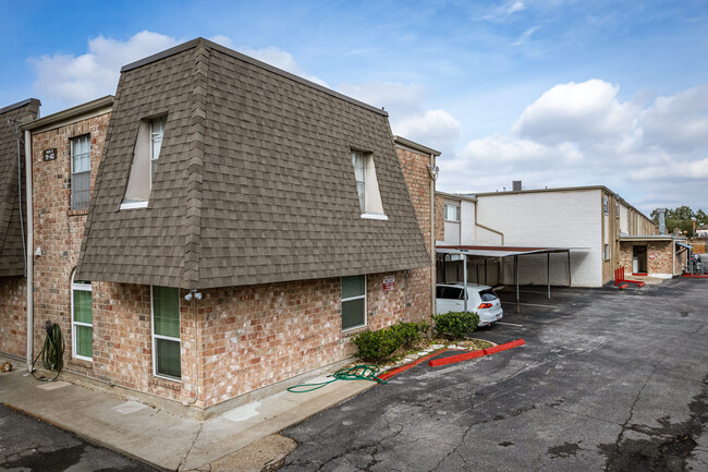 5550 N Braeswood Blvd in Houston, TX - Building Photo - Building Photo