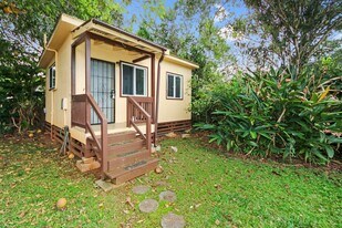 2239 California Ave in Wahiawa, HI - Building Photo