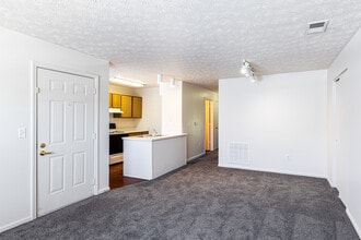 Crooked Creek Apartments in Kansas City, MO - Foto de edificio - Interior Photo