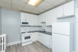 4008 N Wolcott Ave, Unit 3S Apartments