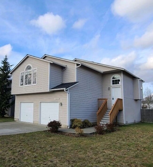 property at 5627 105th Pl NE