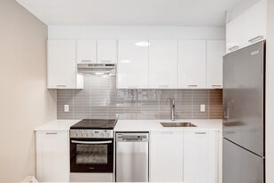 Villa Saint-Jean in Dollard-des-Ormeaux, QC - Building Photo