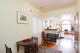 3717 N Janssen Ave, Unit J04P in Chicago, IL - Building Photo - Building Photo