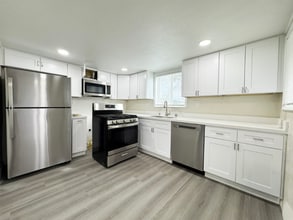 5230 Tunson Rd, Unit 5230 A in Modesto, CA - Foto de edificio - Building Photo