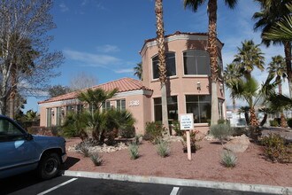 Coral Palms Condominiums in North Las Vegas, NV - Building Photo - Building Photo