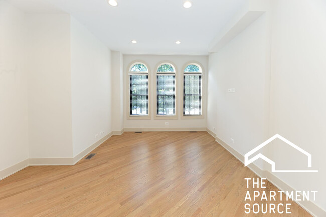 1323 W Diversey Pky, Unit 1