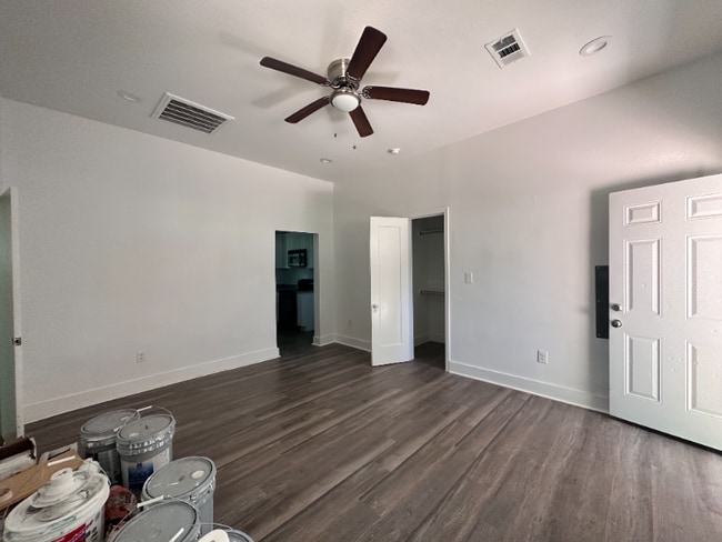 102 7th St SW, Unit 3 in Paris, TX - Building Photo - Building Photo