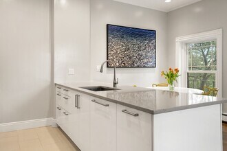 203 St Botolph St in Boston, MA - Building Photo - Building Photo