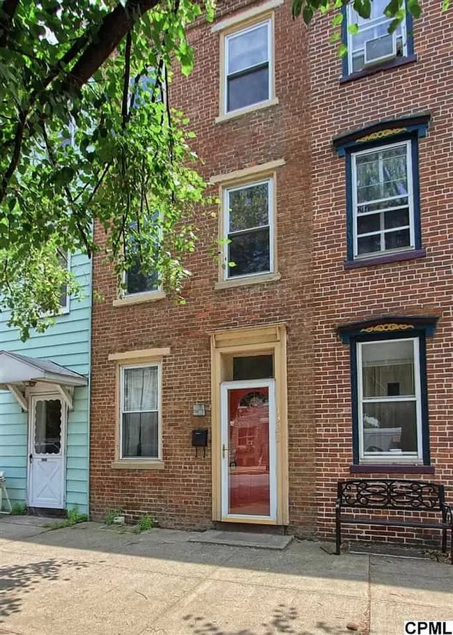 property at 1333 N 2nd St