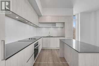 3-TH813 Steckley House Ln in Richmond Hill, ON - Building Photo - Building Photo