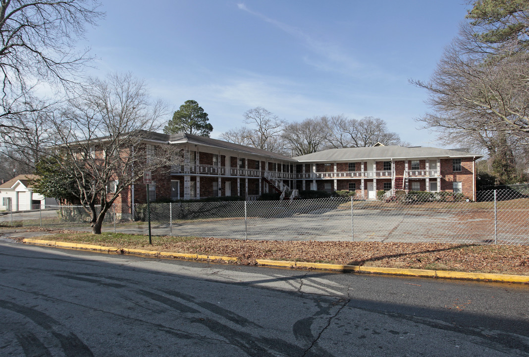 1676 Cambridge Ave in College Park, GA - Building Photo