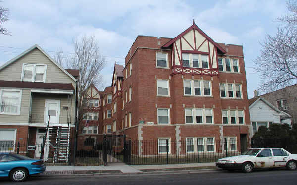 2922 N Sacramento Ave in Chicago, IL - Building Photo