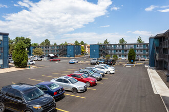 Parkwood Plaza in Denver, CO - Foto de edificio - Building Photo