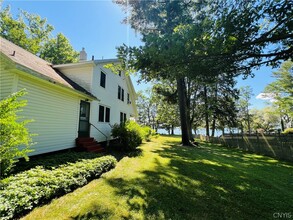 3177 E Lake Rd in Skaneateles, NY - Building Photo - Building Photo