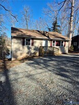 6308 Lakeshore Dr in Quinton, VA - Building Photo