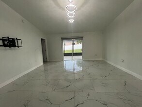 920 Kingfisher Dr in Haines City, FL - Foto de edificio - Building Photo